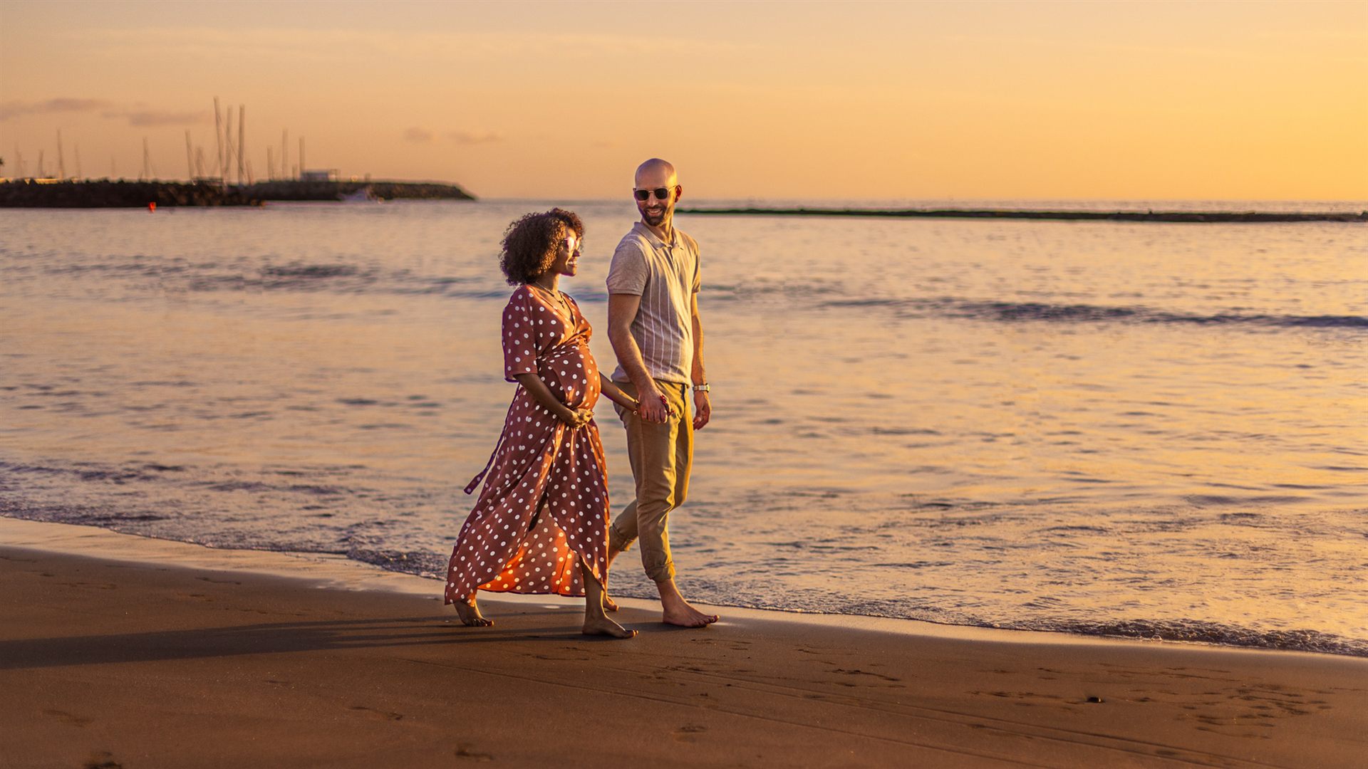 Babymoon-Fotoshooting Playa Fañabé Costa Adeje Sonnenuntergang