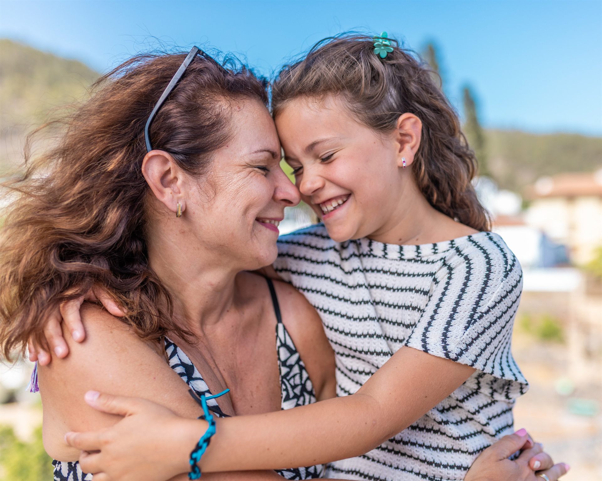 zärtlicher Familienmoment bei einem Fotoshooting in Vilaflor, Teneriffa